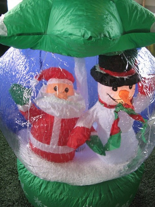 Opblaasfiguur - Kerstboom met bewegende sneeuw (interactief)